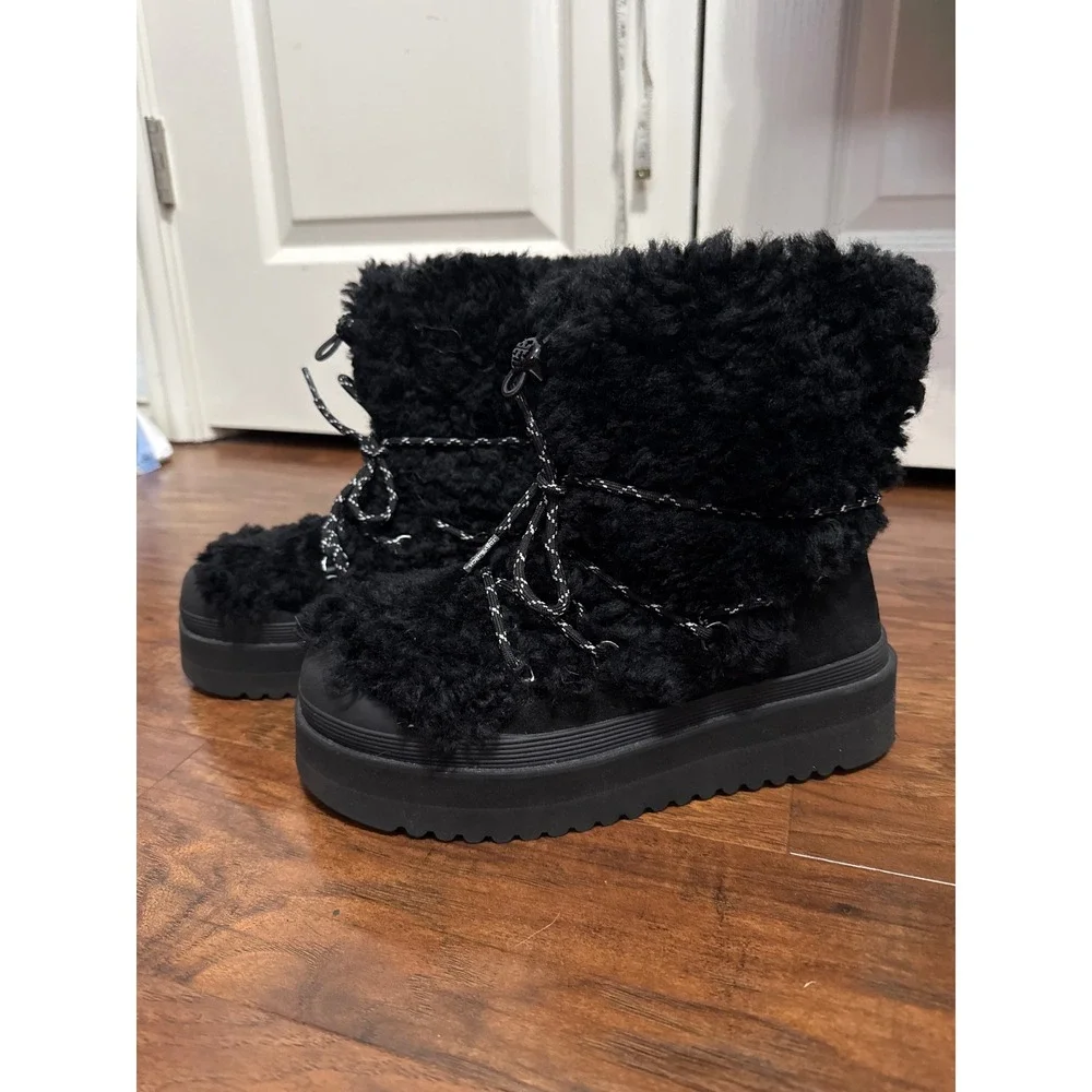 Tory Burch Mellow Shearling Platform Lace Up Snow Boots Minimalist Quiet Luxury